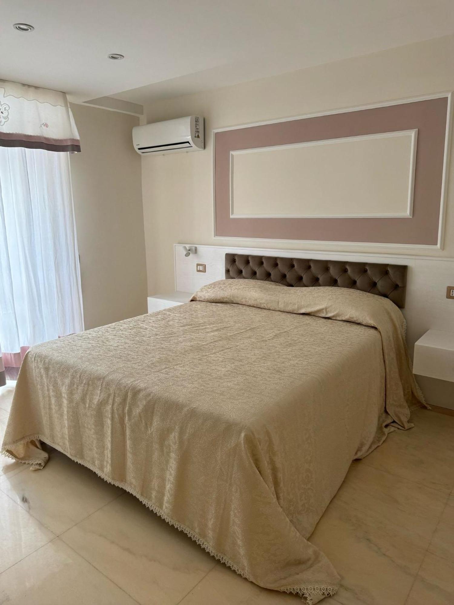 Hotel Bernini House Neapel Exterior foto